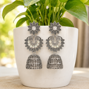 file_00000000d9848211ab34faa37e8cebae Oxidised Silver Floral Pearl Earrings